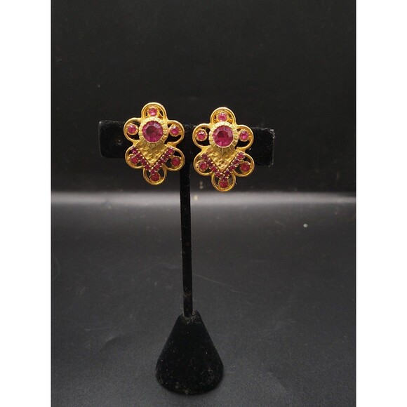 Vintage Pink Rhinestone Gold tone Clip on earrings - Picture 2 of 10